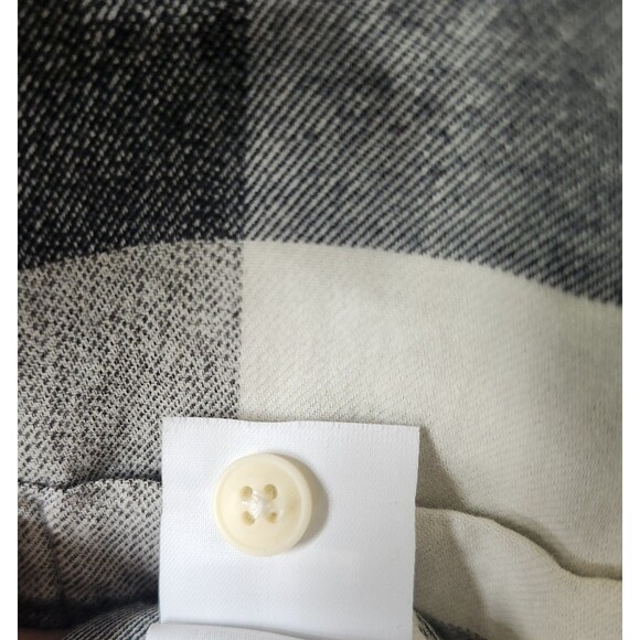 NWT American Eagle Men’s XS Gray Gingham Super Soft Flannel Button Up Shirt - Picture 7 of 8